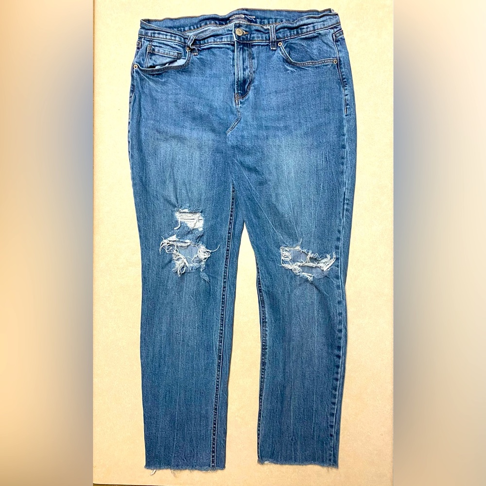 Old Navy Light Wash Distressed Boyfriend Y2K Jeans (2 for $20)